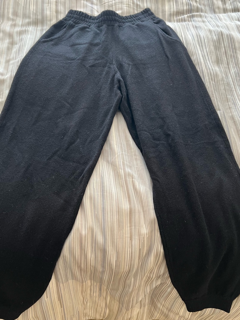 NWT NakedCashmere Women’s XS 100% Cashmere Sweatpants in Black